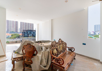 4 Bedroom Villa For Sale - Tonle Bassac, Phnom Penh thumbnail