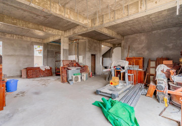 4 Bedroom Villa For Sale - Tonle Bassac, Phnom Penh thumbnail