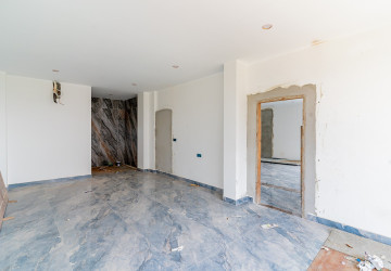 4 Bedroom Villa For Sale - Tonle Bassac, Phnom Penh thumbnail