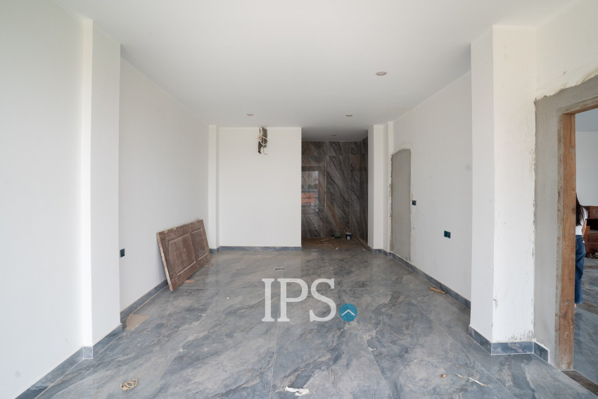 4 Bedroom Villa For Sale - Tonle Bassac, Phnom Penh