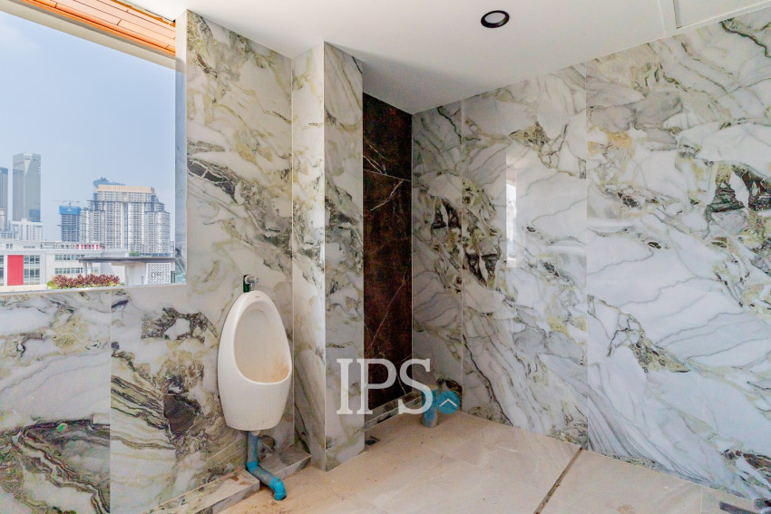 4 Bedroom Villa For Sale - Tonle Bassac, Phnom Penh