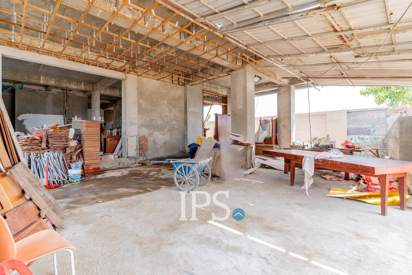 4 Bedroom Villa For Sale - Tonle Bassac, Phnom Penh