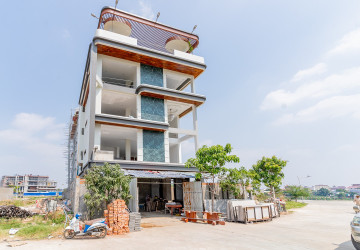 4 Bedroom Villa For Sale - Tonle Bassac, Phnom Penh thumbnail