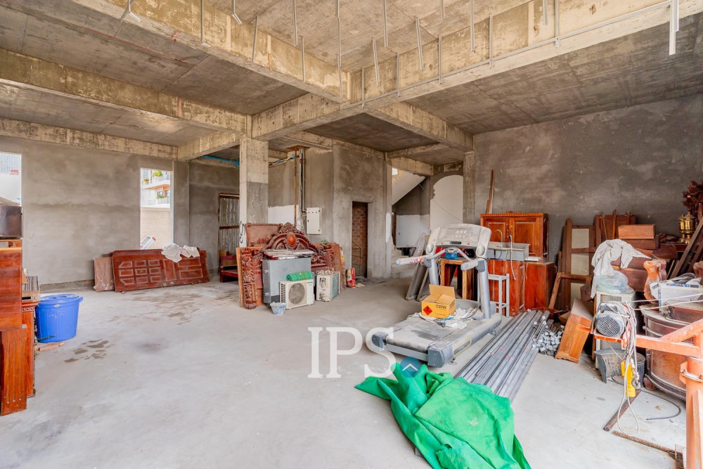4 Bedroom Villa For Sale - Tonle Bassac, Phnom Penh - Image 54