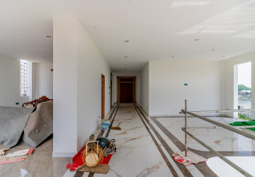 4 Bedroom Villa For Sale - Tonle Bassac, Phnom Penh thumbnail