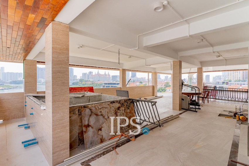 4 Bedroom Villa For Sale - Tonle Bassac, Phnom Penh