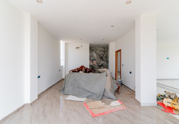 4 Bedroom Villa For Sale - Tonle Bassac, Phnom Penh thumbnail