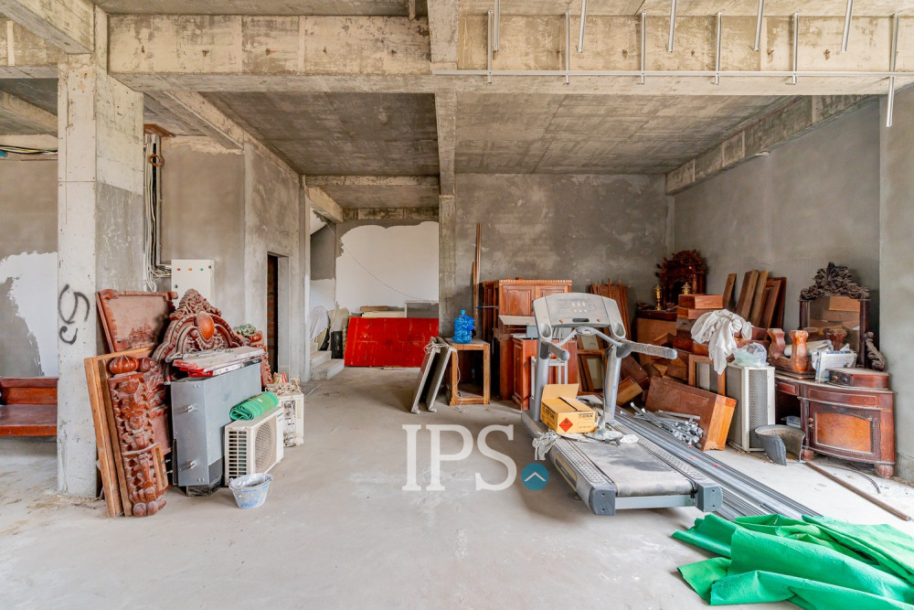 4 Bedroom Villa For Sale - Tonle Bassac, Phnom Penh - Image 55