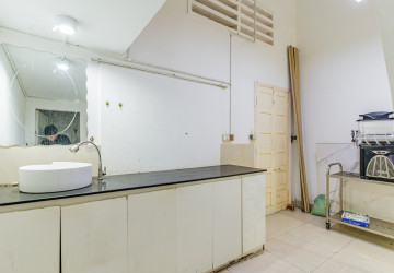 168 Sqm Retail Space For Rent - BKK1, Phnom Penh thumbnail