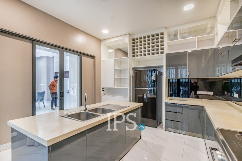 6 Bedroom Villa For Rent - Villa Town, Chak Angrae Kraom, Phnom Penh