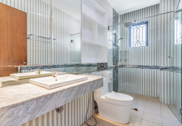 6 Bedroom Villa For Rent - Villa Town, Chak Angrae Kraom, Phnom Penh thumbnail