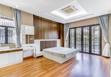 6 Bedroom Villa For Rent - Villa Town, Chak Angrae Kraom, Phnom Penh thumbnail