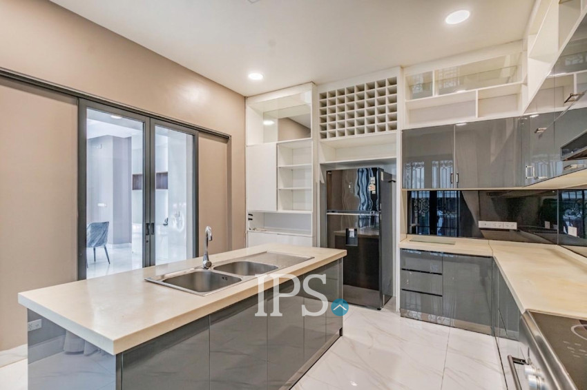 6 Bedroom Villa For Rent - Villa Town, Chak Angrae Kraom, Phnom Penh