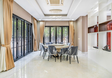 6 Bedroom Villa For Rent - Villa Town, Chak Angrae Kraom, Phnom Penh thumbnail