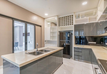 6 Bedroom Villa For Rent - Villa Town, Chak Angrae Kraom, Phnom Penh thumbnail