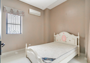 6 Bedroom Villa For Rent - Villa Town, Chak Angrae Kraom, Phnom Penh thumbnail