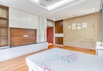 6 Bedroom Villa For Rent - Villa Town, Chak Angrae Kraom, Phnom Penh thumbnail