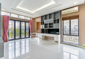 6 Bedroom Villa For Rent - Villa Town, Chak Angrae Kraom, Phnom Penh thumbnail