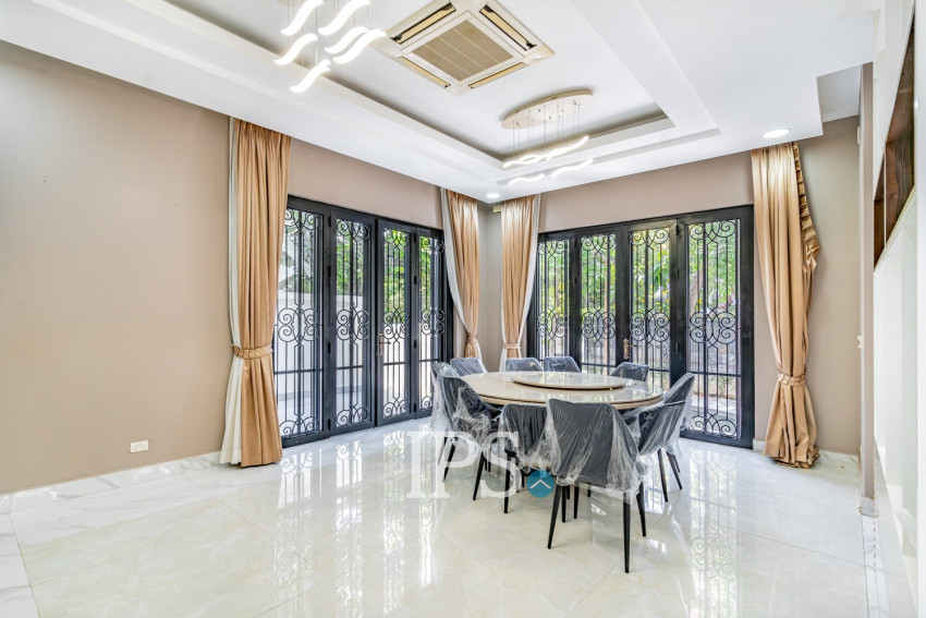 6 Bedroom Villa For Rent - Villa Town, Chak Angrae Kraom, Phnom Penh