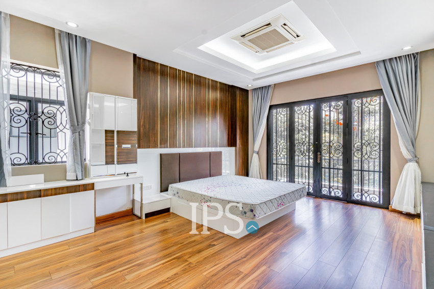 6 Bedroom Villa For Rent - Villa Town, Chak Angrae Kraom, Phnom Penh