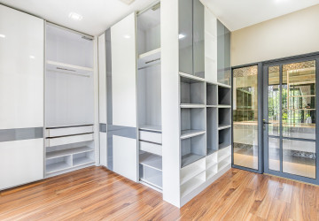 6 Bedroom Villa For Rent - Villa Town, Chak Angrae Kraom, Phnom Penh thumbnail