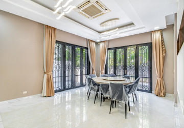 6 Bedroom Villa For Rent - Villa Town, Chak Angrae Kraom, Phnom Penh thumbnail