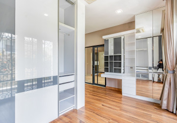 6 Bedroom Villa For Rent - Villa Town, Chak Angrae Kraom, Phnom Penh thumbnail