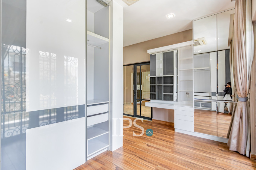 6 Bedroom Villa For Rent - Villa Town, Chak Angrae Kraom, Phnom Penh
