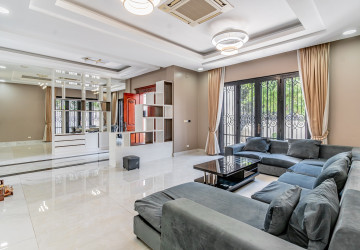 6 Bedroom Villa For Rent - Villa Town, Chak Angrae Kraom, Phnom Penh thumbnail