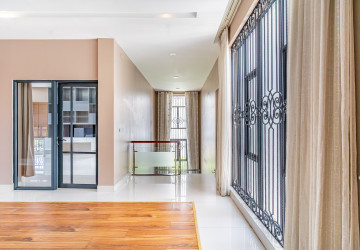 6 Bedroom Villa For Rent - Villa Town, Chak Angrae Kraom, Phnom Penh thumbnail