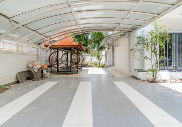 6 Bedroom Villa For Rent - Villa Town, Chak Angrae Kraom, Phnom Penh thumbnail
