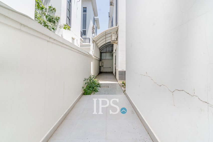 6 Bedroom Villa For Rent - Villa Town, Chak Angrae Kraom, Phnom Penh