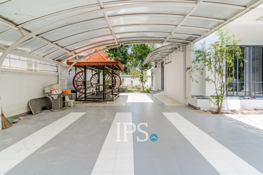 6 Bedroom Villa For Rent - Villa Town, Chak Angrae Kraom, Phnom Penh