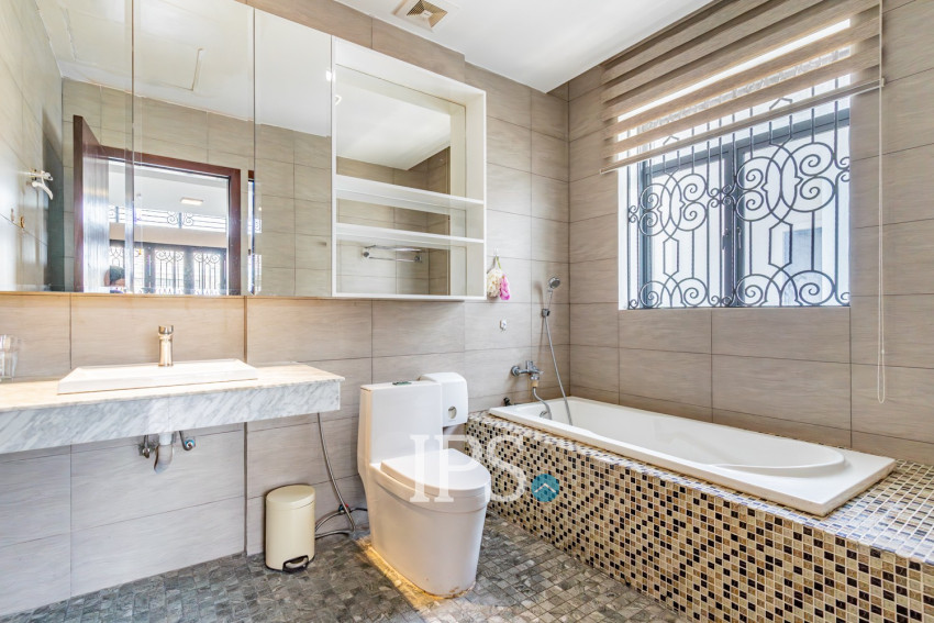 6 Bedroom Villa For Rent - Villa Town, Chak Angrae Kraom, Phnom Penh