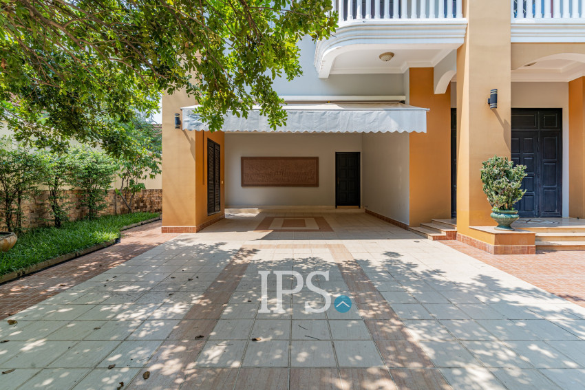 4 Bedroom Villa For Rent - Bassac Garden, Tonle Bassac, Phnom Penh