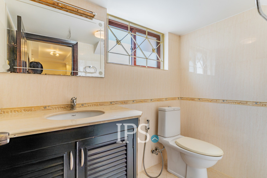 4 Bedroom Villa For Rent - Bassac Garden, Tonle Bassac, Phnom Penh