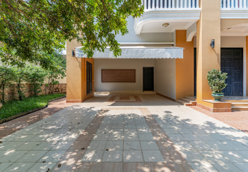 4 Bedroom Villa For Rent - Bassac Garden, Tonle Bassac, Phnom Penh thumbnail