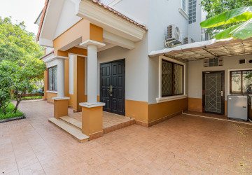4 Bedroom Villa For Rent - Bassac Garden, Tonle Bassac, Phnom Penh thumbnail