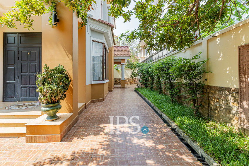 4 Bedroom Villa For Rent - Bassac Garden, Tonle Bassac, Phnom Penh