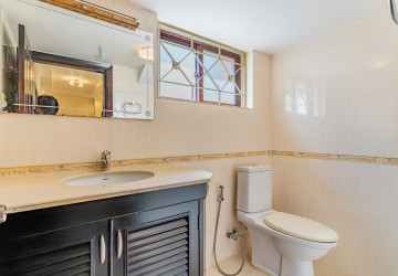 4 Bedroom Villa For Rent - Bassac Garden, Tonle Bassac, Phnom Penh thumbnail