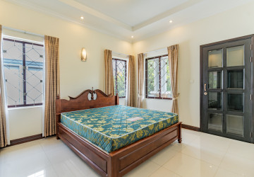4 Bedroom Villa For Rent - Bassac Garden, Tonle Bassac, Phnom Penh thumbnail