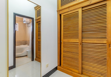 4 Bedroom Villa For Rent - Bassac Garden, Tonle Bassac, Phnom Penh thumbnail