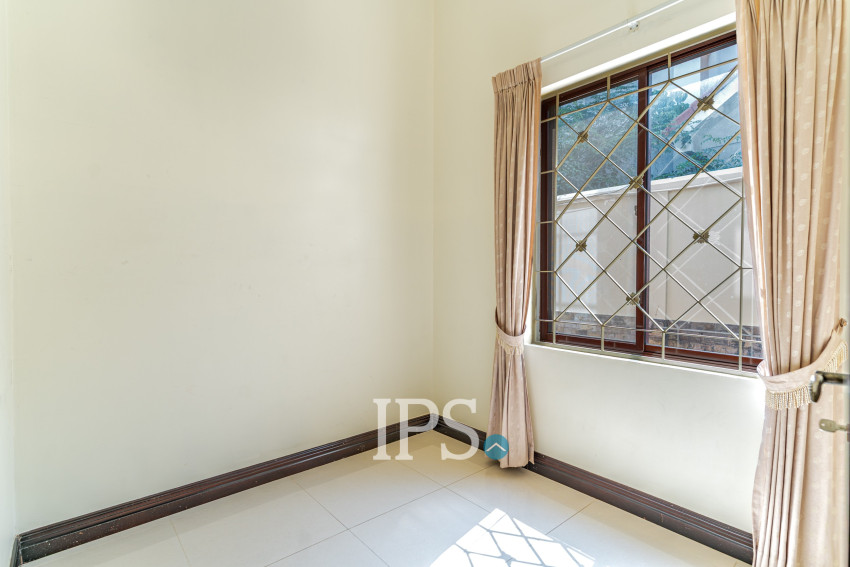 4 Bedroom Villa For Rent - Bassac Garden, Tonle Bassac, Phnom Penh