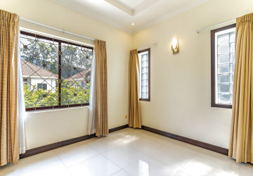 4 Bedroom Villa For Rent - Bassac Garden, Tonle Bassac, Phnom Penh thumbnail