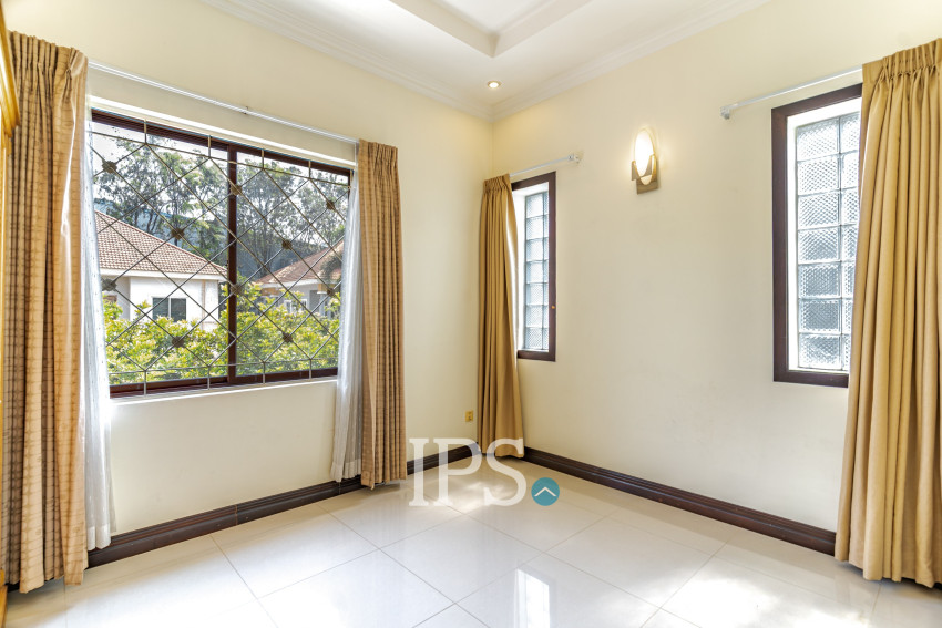 4 Bedroom Villa For Rent - Bassac Garden, Tonle Bassac, Phnom Penh