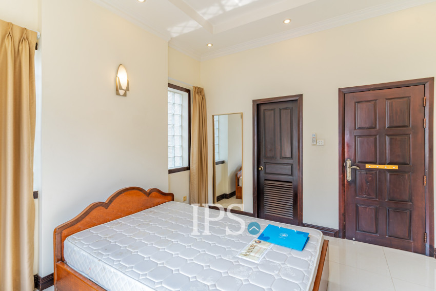 4 Bedroom Villa For Rent - Bassac Garden, Tonle Bassac, Phnom Penh
