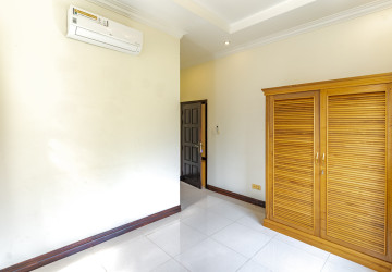 4 Bedroom Villa For Rent - Bassac Garden, Tonle Bassac, Phnom Penh thumbnail