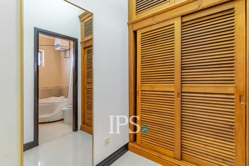 4 Bedroom Villa For Rent - Bassac Garden, Tonle Bassac, Phnom Penh