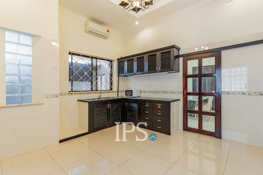 4 Bedroom Villa For Rent - Bassac Garden, Tonle Bassac, Phnom Penh