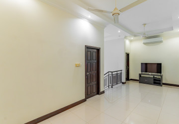 4 Bedroom Villa For Rent - Bassac Garden, Tonle Bassac, Phnom Penh thumbnail
